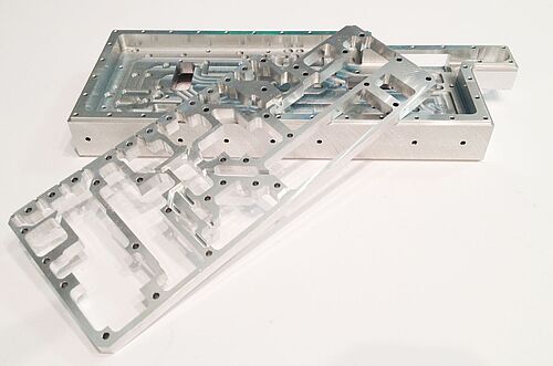 корпус и шасси из металла